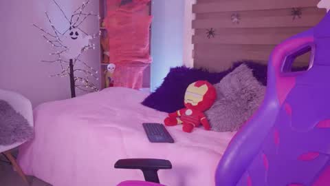 Snapshot of jayden_cournikovaa chatting on October 22, 7:15 pm Jayen online show from October 22, 7:15 pm