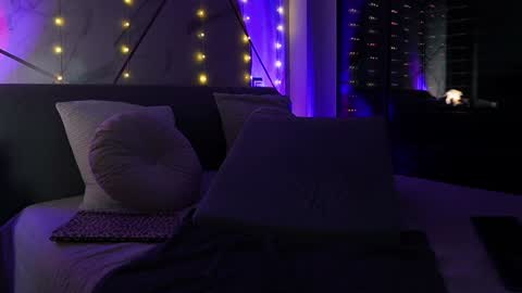 Snapshot of jayjaypink_ chatting on December 25, 4:22 am JayJayPink online show from December 25, 4:22 am