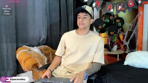 jaze_bradley online show from October 22, 11:34 am