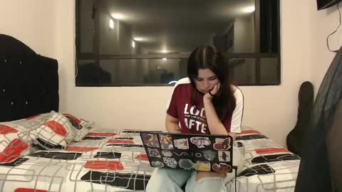 Jazmin and Scarlett online show from February 12, 5:26 am