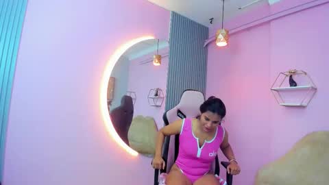 jazmin  online show from September 30, 10:37 am