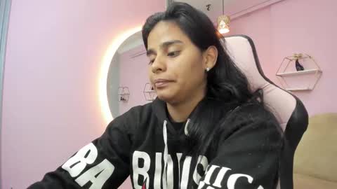 jazmin  online show from September 26, 10:45 am
