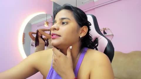 jazmin  online show from September 27, 10:46 am