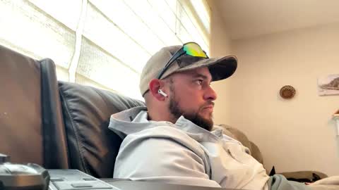 jbills910910 online show from March 18, 1:50 pm