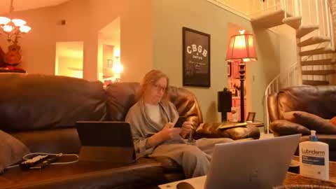 JDinEuless online show from October 26, 1:12 pm