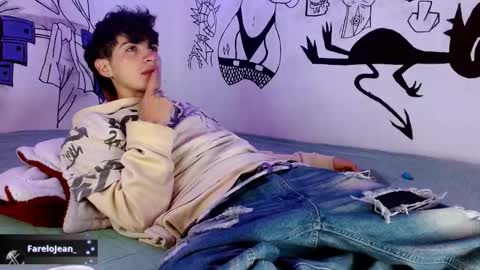 Snapshot of jeanfarelo chatting on October 18, 11:36 am Jean online show from October 18, 11:36 am
