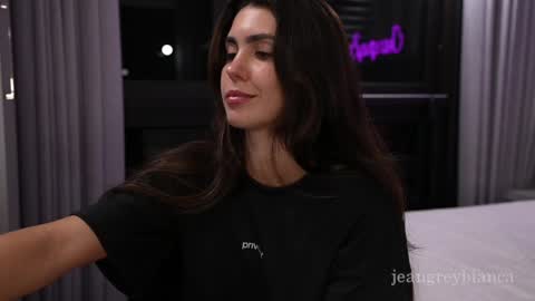 Snapshot of jeangreybianca chatting on October 7, 8:05 pm Bianca online show from October 7, 8:05 pm