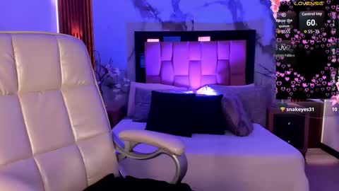 Jeen Taylor online show from February 7, 9:18 pm