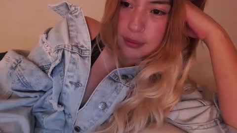 Snapshot of jei_sexysweet chatting on March 11, 5:46 am jei online show from March 11, 5:46 am