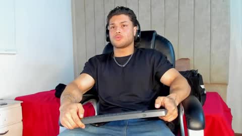 Snapshot of jeicob_gagnon chatting on October 3, 6:54 am jeicob gagnon online show from October 3, 6:54 am