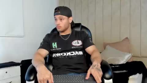 Snapshot of jeicob_gagnon chatting on October 13, 10:17 am jeicob gagnon online show from October 13, 10:17 am