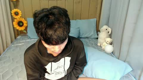 jemart_urnaughtboy online show from July 7, 2:43 pm