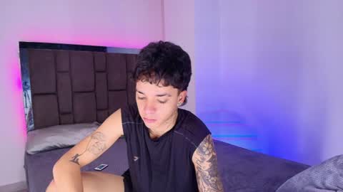jendry_ online show from July 25, 1:25 am