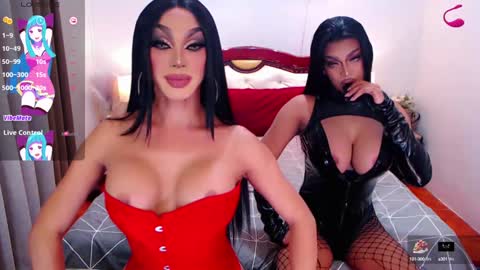 Snapshot of jenifers_body chatting on January 20, 11:21 pm Queen Jenifer online show from January 20, 11:21 pm