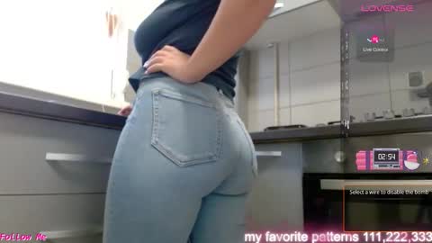 jen online show from December 3, 7:31 am