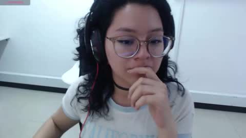 jenn online show from October 22, 4:08 pm