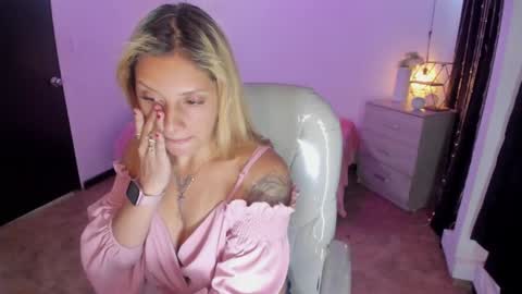 Snapshot of jennaa_cooper chatting on October 7, 8:49 pm jennaa_cooper online show from October 7, 8:49 pm