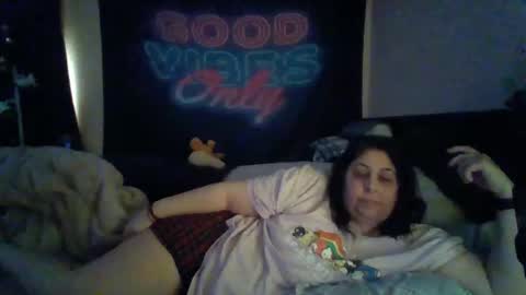 Snapshot of jennabrady chatting on January 24, 3:45 pm Dragon Queen. Be my Dragon -- and online show from January 24, 3:45 pm