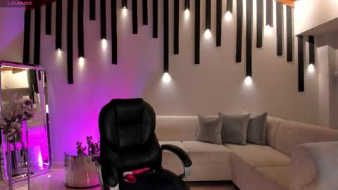 Jenna Olson  online show from September 16, 6:55 pm