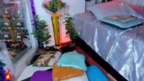 follow me in me  IG jenndy971 online show from March 6, 5:46 am