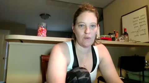 Snapshot of jennibean6996 chatting on December 18, 1:45 pm Jennibean6996 online show from December 18, 1:45 pm