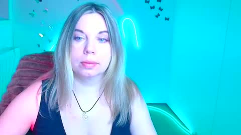 Jennifer online show from March 22, 6:39 am