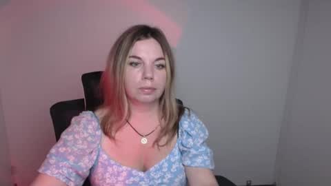 Jennifer online show from September 8, 2:38 pm