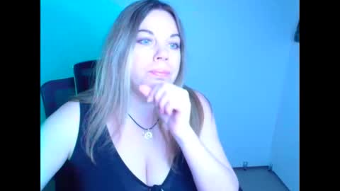 Jennifer online show from February 2, 7:27 am