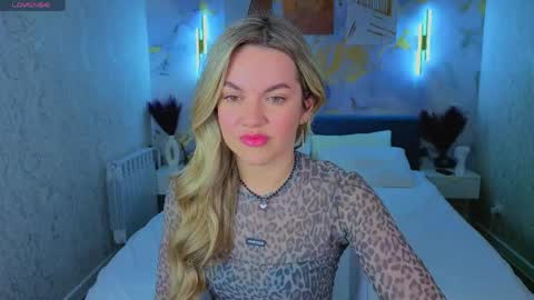 Jennifer Perezz online show from May 21, 5:30 pm