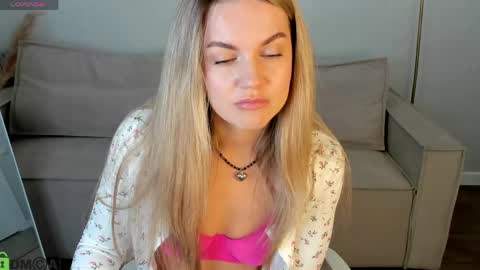 Jennifer Perezz online show from May 8, 9:48 am