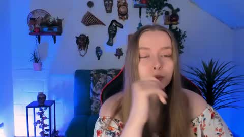 Jennifer online show from June 24, 9:55 pm