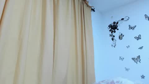 Snapshot of jenniferloveyou chatting on October 20, 10:15 pm jenniferloveyou online show from October 20, 10:15 pm