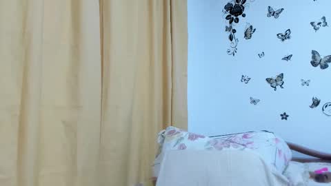 Snapshot of jenniferloveyou chatting on October 15, 10:43 pm jenniferloveyou online show from October 15, 10:43 pm