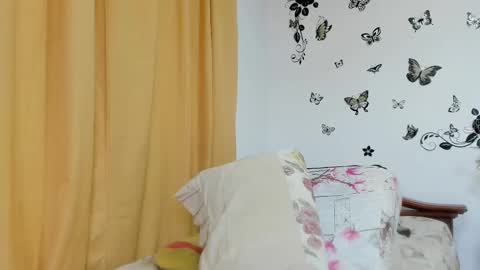 Snapshot of jenniferloveyou chatting on October 5, 10:06 pm jenniferloveyou online show from October 5, 10:06 pm