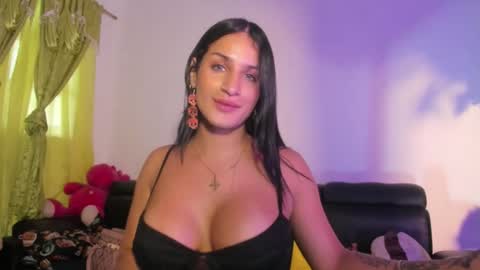 jenniifer_t online show from May 30, 12:47 pm