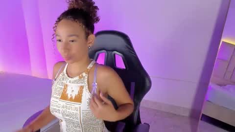 Snapshot of jenny__lawrence chatting on October 17, 8:02 pm jenny__lawrence online show from October 17, 8:02 pm