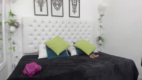 Snapshot of jenny_stark chatting on September 12, 7:27 pm jenny_stark online show from September 12, 7:27 pm