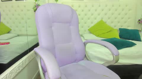 Snapshot of jenny_stark chatting on February 24, 4:16 am jenny_stark online show from February 24, 4:16 am