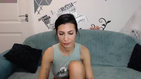 Snapshot of jennyxxx00 chatting on February 19, 10:01 am Jenny online show from February 19, 10:01 am