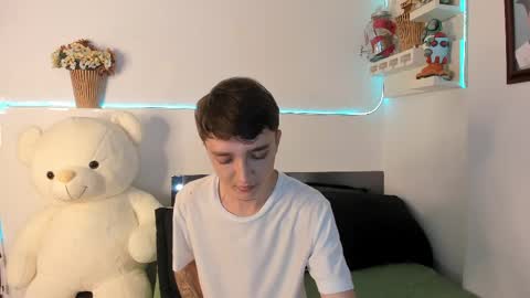 jero independent model online show from April 8, 6:49 am