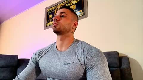 Jeremy Lowe online show from December 3, 8:53 pm