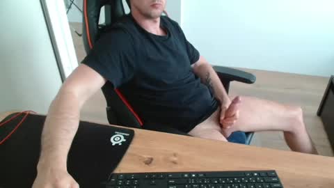 Boy likes daddies online show from May 14, 1:53 pm