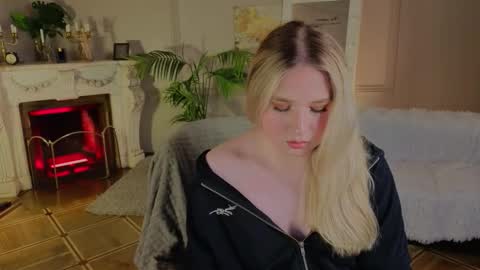 Snapshot of jes_solar chatting on October 17, 6:12 pm jes_solar online show from October 17, 6:12 pm