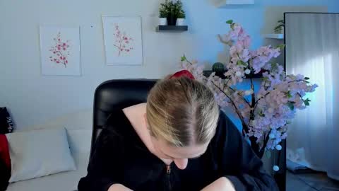 Snapshot of jes_solar chatting on September 27, 11:41 am jes_solar online show from September 27, 11:41 am