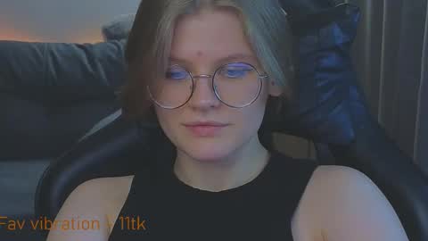 Snapshot of jess0e9 chatting on October 2, 4:06 pm JessieVibes online show from October 2, 4:06 pm