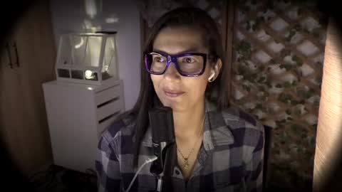 Jessica Gomez online show from May 28, 4:21 am
