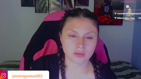 Snapshot of jessica_gomezz chatting on October 16, 11:25 pm Jessica gomez online show from October 16, 11:25 pm