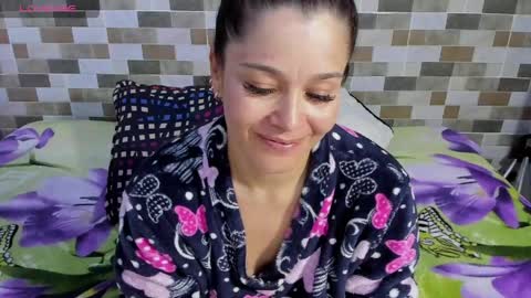 jessimodel independient online show from May 2, 12:05 am