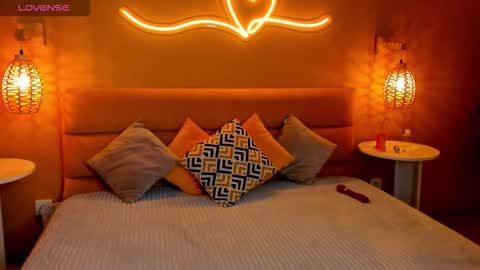 jessicaalluring online show from February 11, 8:40 am