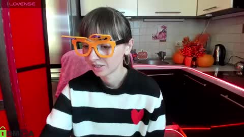 Snapshot of jessicaforris chatting on October 11, 7:35 am jessicaforris online show from October 11, 7:35 am